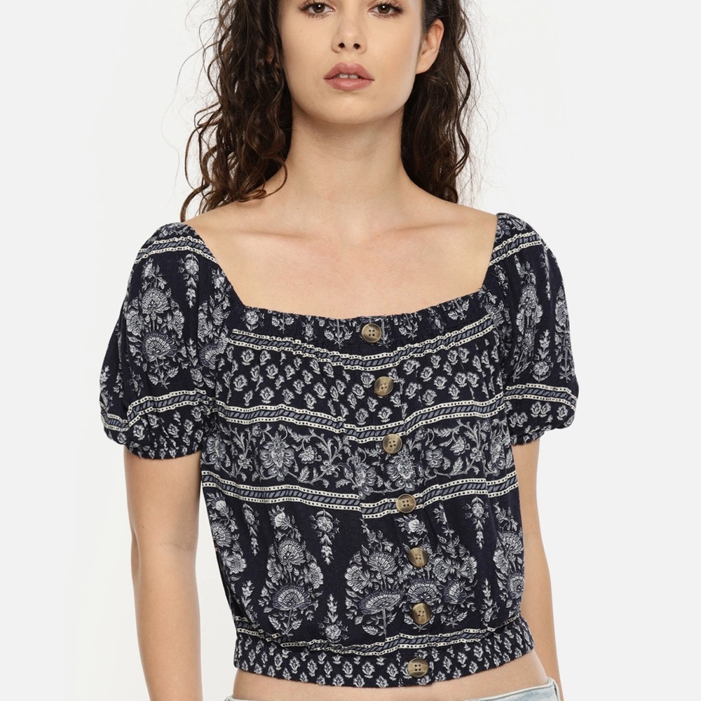 AEO AMERICAN EAGLE Off Shoulder Button Down Crop